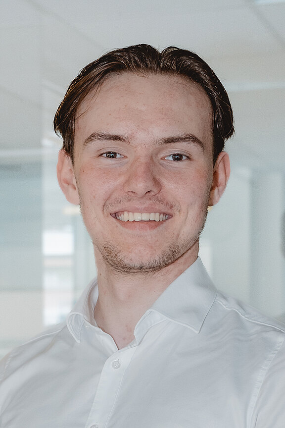 Alexander_Glups_gering.jpg  